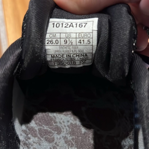 ASICS - Picture 7 of 7